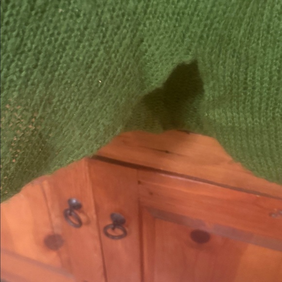 Wooden Ship Green knit V-Neck Sweater - Picture 3 of 6